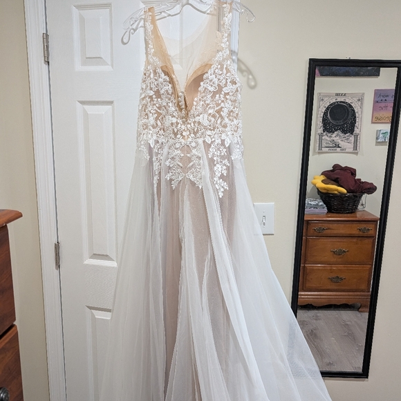 GBS Herve Paris - Connie Wedding Dress - Picture 6 of 7